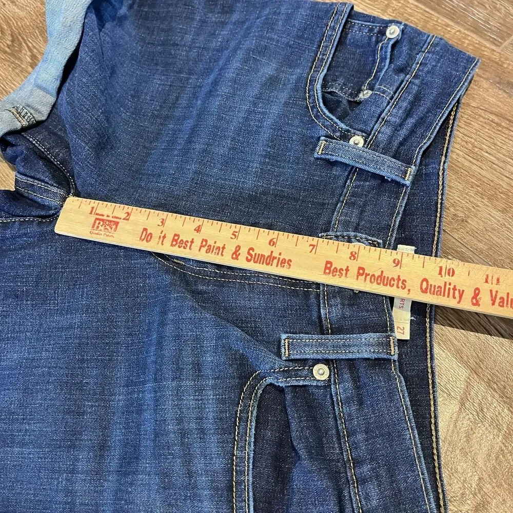 Levi's Mid-Length Shorts Women Size 27 Blue Medium Wash Mid-Rise Cuffed Denim - Picture 3 of 9